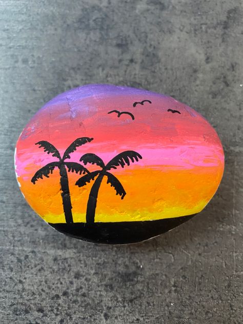 Rock painting Diy Rock Art, Painted Rock Animals, Rock Painting Ideas, Stone Art Painting, Happy Stones, Seashell Painting, Painted Rocks Kids, Painted Rocks Craft, Painted Rocks Diy