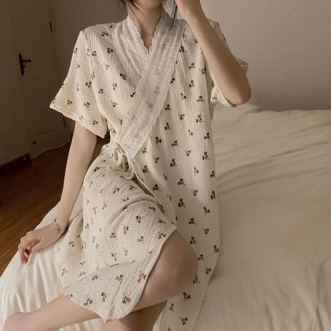 Japanese Style Kimono Bathrobe Short Sleeve Long Nightgown Womens Sleepwear Night Dress Nightdress Nightwear Home Clothes E62 https://www.awin1.com/pclick.php?p=34847749677&a=1183052&m=6378 Nightdress Nightwear, Lounge Wear Stylish, Japanese Spring, Kimono Pajamas, Womens Sleepwear, Long Nightgown, Kimono Japanese, Pajama Fashion, Green Fruit