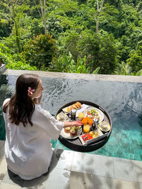 Beautiful morning in Ubud, starting the day enjoying a lovely floating breakfast. 📍 Tejaprana Resort & Spa, Ubud, Bali Floating Breakfast In Bali, Floating Breakfast Photoshoot, Spa Pictures Instagram, Floating Brunch, Breakfast In Bali, Bali Pictures, Floating Breakfast, Bali Trip, Breakfast Photo