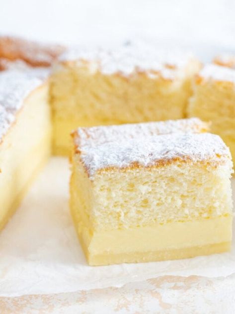 Cake No Butter, Magic Cake Recipe, Cakes Slices, Magic Cake Recipes, Cake Rolls, Classic Recipes, Magic Cake, French Dessert, Läcker Mat