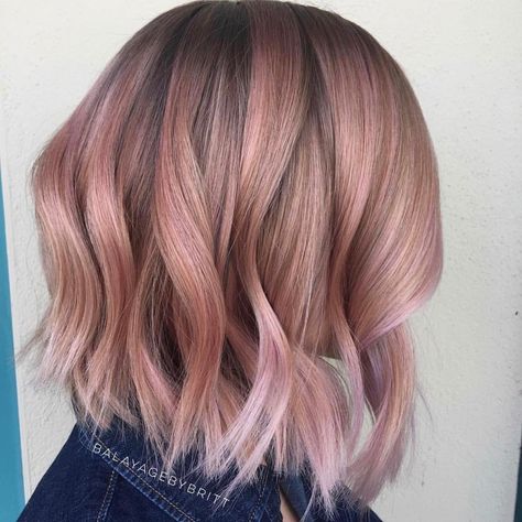 Champagne Hair Color, Rose Hair Color, Rose Gold Hair Brunette, Pink Hair Streaks, Pink Blonde Hair, Long White Hair, Hair Color Pink, Short Hair Balayage, Bob Hair