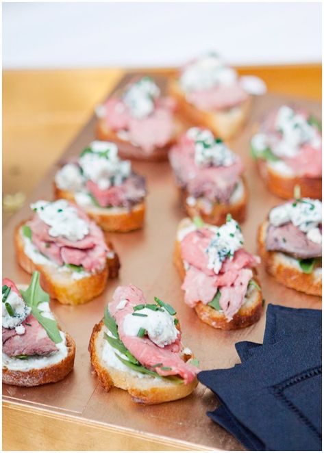 Blue Cheese Appetizers, Xmas Brunch, New Years Appetizers, Crostini Appetizers, New Year's Eve Appetizers, Awesome Appetizers, Gluten Free Puff Pastry, Blue Cheese Sauce, Food Appetizers