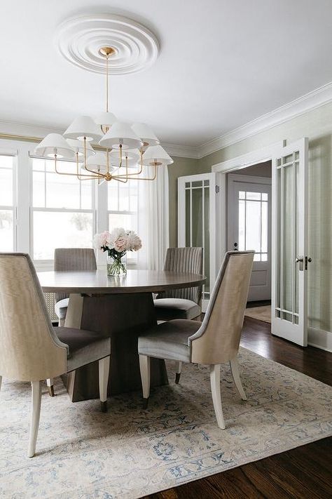 Large Round Dining Table, Round Wooden Dining Table, Dining Table Light, Transitional Dining Room, Blue Ceilings, Large Chandelier, Wooden Dining Table, White Dining Room, White Marble Countertops