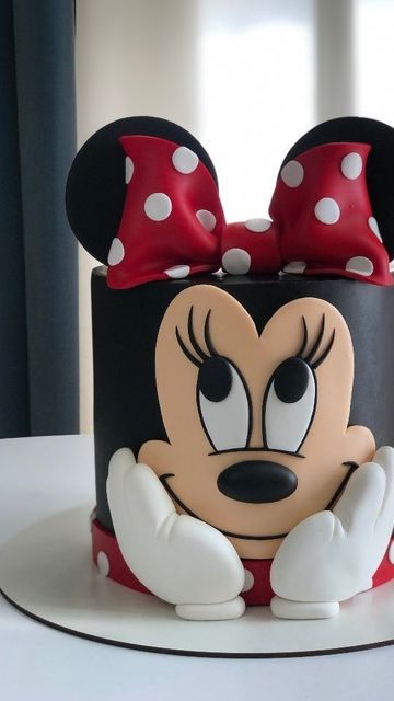 Mickey Mouse And Minnie Mouse Cake, Mickymousetheme Cake, Τουρτα Minnie Mouse, Mickey Mouse Pasta, Tort Minnie Mouse, Mini Maus Cake, Dort Minnie, Minnie Cake Ideas, Minnie Mouse 2nd Birthday Cake