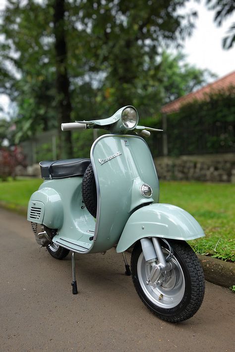 Vespa 50 | Ajohannez | Flickr Vespa Motor Scooters, Vespa 50 Special, Vespa Smallframe, Scooters Vespa, Vespa Motorcycle, Vespa Ape, Vespa 50, Vespa S, Italian Scooter