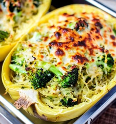 Healthy Squash Recipes, Spaghetti Squash Recipes Healthy, Spaghetti Squash Recipes Easy, Recipes Spaghetti, Stuffed Spaghetti Squash, Mini Hamburgers, Baked Spaghetti Squash, Parmesan Recipes, Spaghetti Squash Recipes