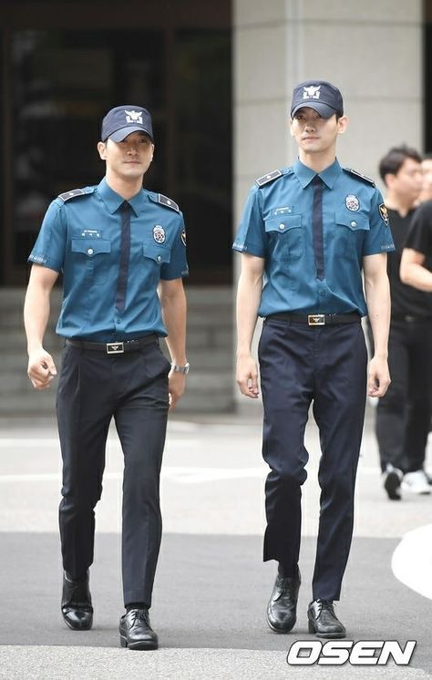 Funny Cops, Guard Uniform, Cop Uniform, Tvxq Changmin, Police Uniform, Manga Clothes, Men's Uniforms, Choi Siwon, Choi Jin