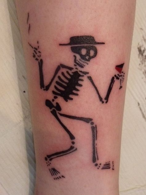 Social Distortion 'Skelly' Tattoo. I absolutely LOVE #socialdistortion's music! It's the best and they all have a meaning to me. #skelly #design #skull #social #distortion #mikeness #music #footprintsonmyceiling Rockabilly Tattoos, Mike Ness, Social Distortion, Aries Tattoo, Skeleton Tattoos, Geniale Tattoos, Inked Magazine, Tattoo Project, Music Tattoo