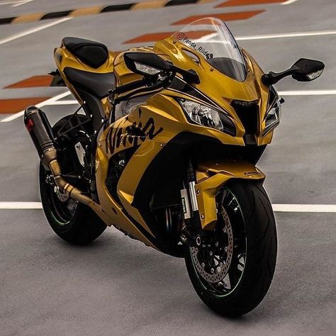 Sport Bike, Motor Bikes, Bike Lovers, Motorcycle Girl, Super Bikes, Kawasaki Ninja, Bike Life, Sport Bikes, Car Collection