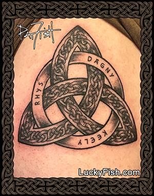 Dedication Tattoos, Celtic Tattoos For Men, Father Son Tattoo, Celtic Tattoo Symbols, Trinity Tattoo, Trinity Knot Tattoo, Celtic Tattoo Designs, Pretty Tattoo, Celtic Knot Tattoo