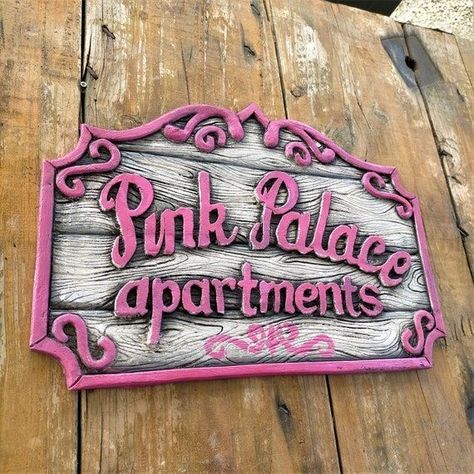 Pink Palace Apartments, Horror Things, Coraline Aesthetic, Coraline Jones, Pink Palace, Polyurethane Resin, Mini Pink, Green Dragon, Clay Art Projects