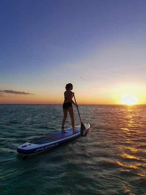 Sunrise Nature, Sup Paddle, Lake Photos, Sea Summer, Feminine Women, Paddle Board, Lake Life, Paddle Boarding, The Ocean