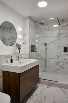 Marble floor bathroom ideas Marble Large Tile Bathroom, Fake Marble Bathroom, Full Marble Bathroom, White And Gray Marble Bathroom, Grey Wood Tile Floor Bathroom, Classic Bathroom Remodel Ideas, Marble Walls Bathroom, Grey Marble Bathroom Ideas, White And Grey Marble Bathroom