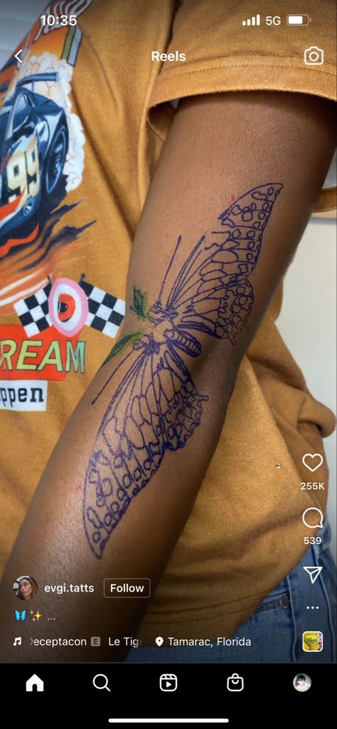 Butterfly Arm Tattoo, Moving On Tattoos, Butterfly Tattoos On Arm, Dope Tattoos For Women, Stylist Tattoos, Sleeves Ideas, Black Ink Tattoos, Dope Tattoos, Piercing Tattoo