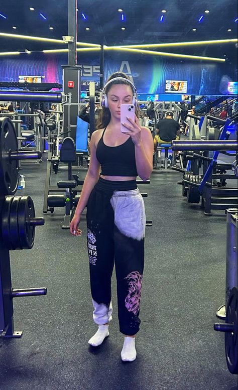 Darc Sport Outfit, Gym Outfits Sweatpants, Gym Sweatpants Outfit, Sweatpants Gym Outfit, Outfit Sweatpants, Sweatpants Outfit, Gym Selfie, Gym Outfits, Leg Day