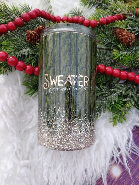 Coffee Cup Tumbler Ideas, Sweater Weather Tumbler, Winter Tumbler Cups, Winter Tumbler Ideas, Fall Tumbler Cups, Tumblers Fall, Winter Tumblers, Christmas Tumbler Ideas, Sweater Tumbler