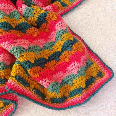 Scallop Shell Crochet Baby Blanket: Quick and Easy Crochet Pattern - Annie Design Crochet Shell Crochet, Crochet Baby Sweater Pattern, Crochet Unique, Crochet Baby Boots, Crochet Ball, Design Crochet, Crochet Blanket Designs, Easy Crochet Baby, Crochet Simple