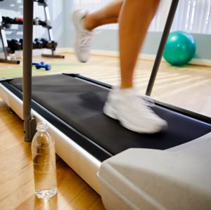 Treadmill Aesthetic, Treadmill Walking Workout, Fitness Myths, Treadmill Walking, Treadmill Workouts, Walking Exercise, Exercise Equipment, Resistance Training, Jaco