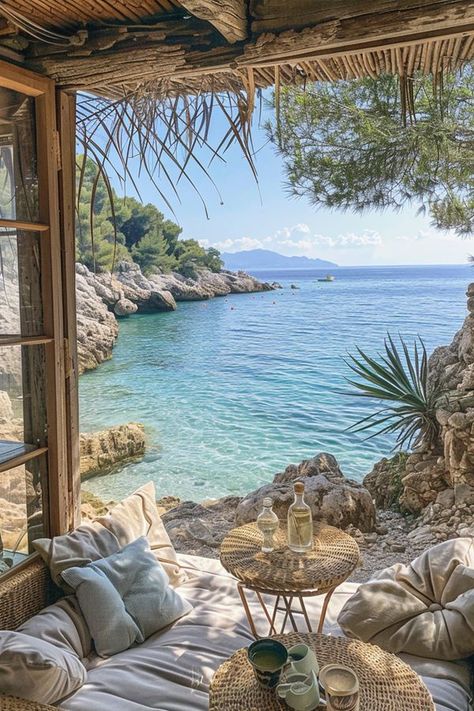 Beach Shack Aesthetic, Dream House Beach, Mediterranean Beach House, Dream Life House, Dream Beach Houses, Amazing Places On Earth, House In Nature, Unusual Homes, Relaxing Places