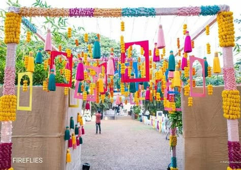 Wedding Sangeet Stage, Bachella Party, Rajasthani Theme, Pathway Decor, Haldi Ceremony Decorations, San Diego Botanic Garden, Haldi Decoration, Mehendi Decor Ideas, Colorful Arrangements