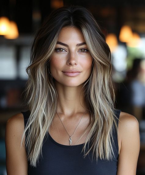 Top 51 Dark Brown Hair With Blonde Ideas For A Bold And Beautiful Look - Hair Trend Guide Blonde Pieces In Dark Hair, Dark Hair Blonde Money Piece, Brown Hair With Blonde Tips, Brunette With Blonde, Dark Brown And Blonde, Dark Brown Hair With Blonde, Blonde Balayage Honey, Shadow Root Blonde, Blonde Hair Tips