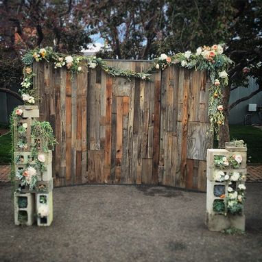 Custom Made Wood Wall Wedding Backdrop Decor Photobooth, Fence Gate Design, Wooden Backdrops, Pallet Wedding, Rustic Backyard, Country Diy, Homestead Survival, Diy Backdrop, Wall Backdrops