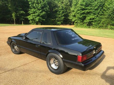 Fox body notch Fox Body Mustang Drag Car, Black Muscle Cars, Air Force New, Notchback Mustang, Ford Fox, Foxbody Mustang, Fox Mustang, Mustang Girl, Street Machine