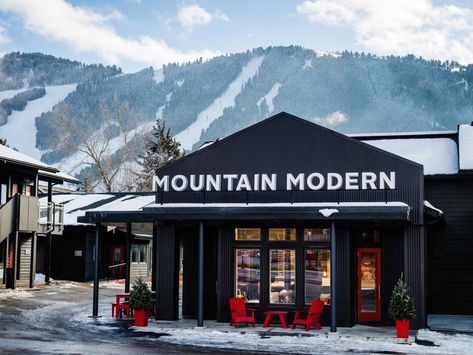 Modern Motel, Hotel Mountain, Ski Hotel, Trendy Hotels, Mountain Hotel, Shower Tub Combination, Jackson Wyoming, Ski Town, Freestanding Fireplace