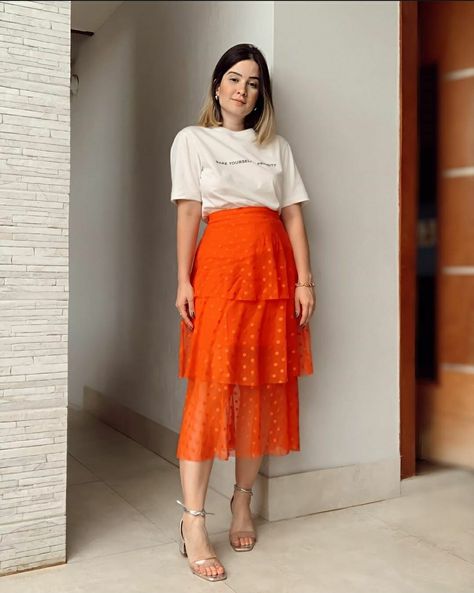 Orange Skirt Outfit, Casual Party Outfit, Cute Short Dresses, Maxi Outfits, Orange Skirt, Classy Dress Outfits, Crochet Skirt, Stylish Dress Designs, Western Dresses