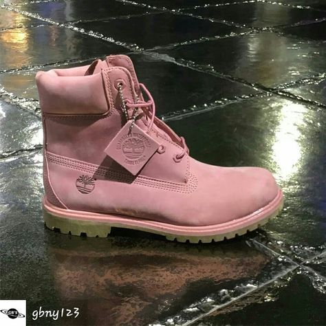 #TimberlandBoots #timbs #Timberlands #pink#womensshoes #boots#shoes#fashionistas #cute#style#trendy Pink Timbs, Pink Timberlands, Timberlands, Cute Sneakers, Womens Training Shoes, Womens Athletic Shoes, Cute Style, Dream Shoes, Shoe Lover