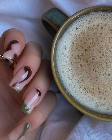 Brown And Green Nails, Aesthetic Coffins, Orange Acrylic Nails, Brown Nails Design, Minimal Nails Art, Green Nail Designs, Minimal Nails, Brown And Green, Beach Nails