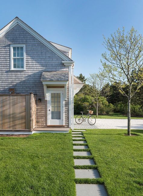 The Love List (Week 319) Nantucket House, Nantucket Home, Ranch Exterior, Residential Architect, Love List, Countryside House, Custom Home Designs, Outdoor Shower, Coastal Homes