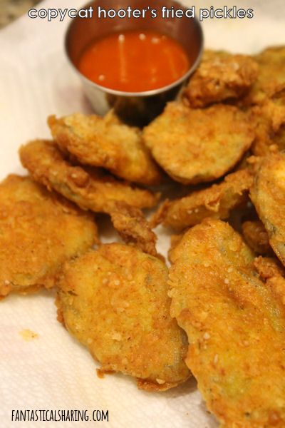 Fantastical Sharing of Recipes: Copycat Hooter's Fried Pickles #SundaySupper Hooters Fried Pickles Recipe, Hooters Fried Pickles, Pickles Fried, Easy Fried Pickles, Chrissy Teigen Recipes, Fried Pickles Recipe, Pickles Recipe, Fried Foods, Fried Pickles