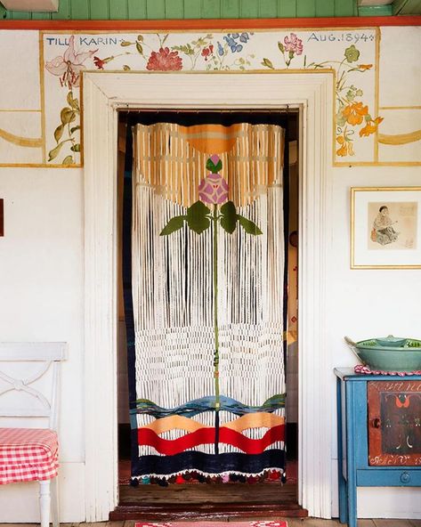 Carl & Karin Larsson’s house in Sundborn Carl Larsson, Swedish Weaving, Modern Textiles, Swedish Style, Casa Vintage, Alphonse Mucha, Abstract Styles, Rustic Furniture, Interior Design Trends