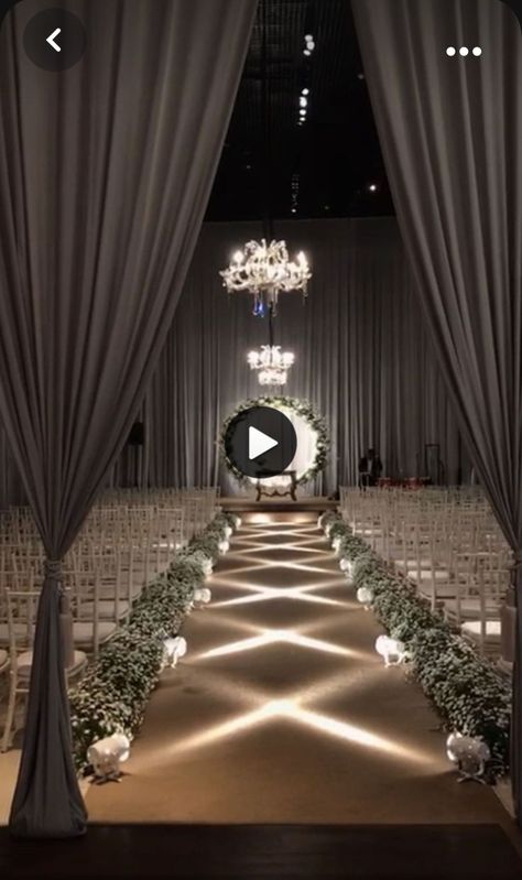 Wedding Venues Hall, Reception Area Design Wedding, Event Entrance Design Ideas, Luxury Wedding Decor Backdrops, Wedding Reception Backdrop Elegant, Wedding Decorations Indoor Elegant, Entrance Wedding Decor, Wedding Walkway Ideas, Glam Wedding Ceremony