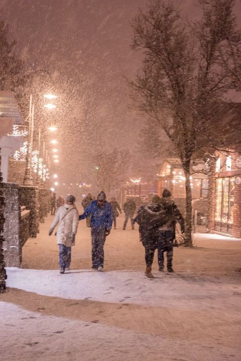 Sunriver Oregon Winter, Oregon In Winter, University Of Oregon Aesthetic, Portland Oregon Winter, Bend Oregon Winter, Cowgirl Winter, Oregon Christmas, Oregon Snow, Oregon Homes