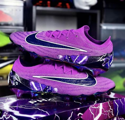 Unleash Your Power: Nike Phantom GX Elite SE FG Purple Lightning Limited Edition Soccer Cleats Nike has once again pushed the boundaries of innovation with the launch of the limited-edition Nike Phantom GX Elite SE FG Purple Lightning soccer cleats. These cleats are not just footwear; they are a statement of style, performance, and individuality. Striking Design, Superior Performance The first thing you'll notice about the Nike Phantom GX Elite SE FG Purple Lightning cleats is their bold an... Nike Phantom Gx Elite, Nike Football Boots, Purple Lightning, Shoes Wallpaper, Nike Cleats, Nike Shoes (men), Alex Morgan, Men's Athletic Shoes, Purple Shoes