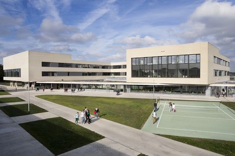 Boarding School Architecture, Modern Boarding School Aesthetic, Boarding School Modern, Modern Boarding School, School Campus Aesthetic, School Floor Plan, Sustainable Schools, Boarding School Aesthetic, Project School