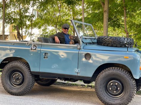 Land Rover Series 3 Modified, Landrover Series, Land Rover 88, Old School Motorcycles, Land Rover Series 3, Best Suv, Vintage Porsche, Ford Pickup Trucks, Land Rover Series