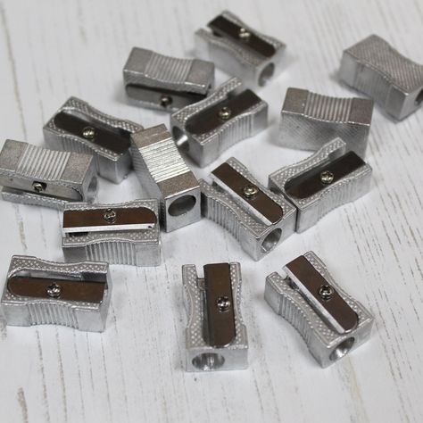 Pencil Sharpener Blades Vent, Razer Blade, Pretty Knives, Pencil Sharpeners, Pencil Sharpener, Sharpeners, Marking Tools, Stationery Items, How To Get Money