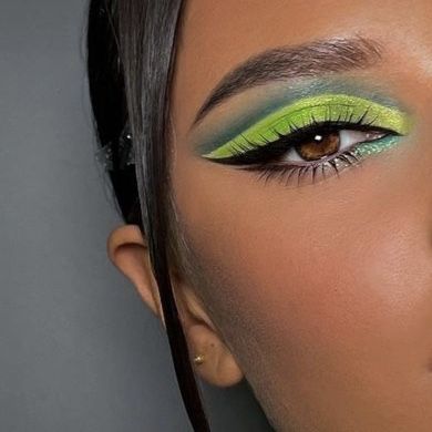 Posin Ivy Make Up, Shrek Makeup Ideas, Tinkerbell Makeup Ideas, Princess And The Frog Makeup, Princess Tiana Makeup, Light Green Makeup Looks, Light Green Eye Makeup, Light Green Eyeshadow, Lime Green Makeup