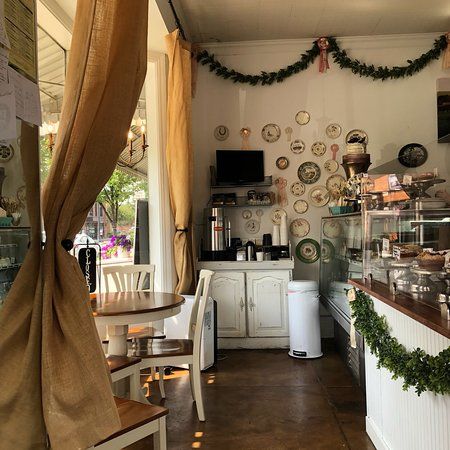 Cottagecore Bakery Interior, Owning A Bakery Aesthetic, Cottagecore Cafe Aesthetic, Cottage Core Bakery, Cottagecore Bakery, Vintage Bakery Aesthetic, Comfy Cafe, Cottagecore Cafe, Cafe Interior Vintage