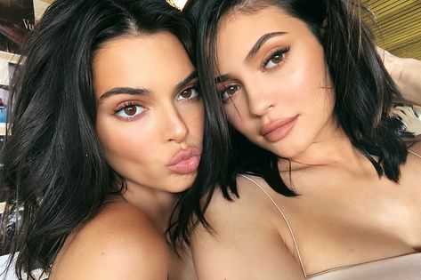 Kendall E Kylie, Kylie Jenner Fotos, Jenner Photos, Kylie Jenner Look, Robert Kardashian, Kim K Style, Jenner Family, Jenner Sisters, Kardashian Family