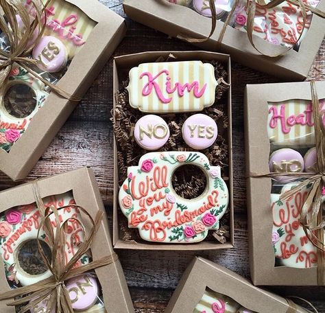 Bridesmaid cookies!!!! Be My Bridesmaid Cookies, Bridemaid Proposal, Bridesmaid Cookies, Best Bridesmaid Gifts, Bridesmaid Ideas, Bridesmaid Boxes, Cookies Decorated, Bridesmaid Proposal Gifts, Wedding Cookies