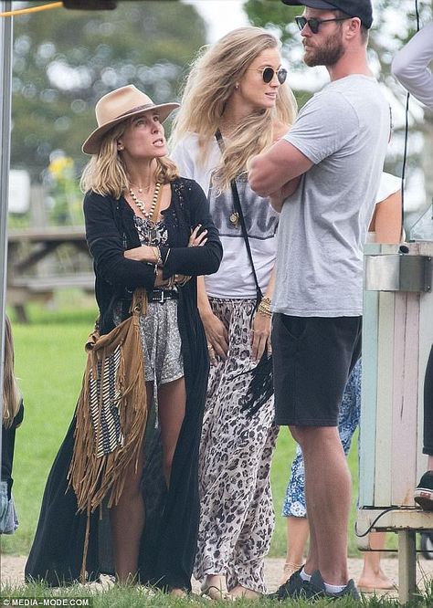 Thor Hair, Thor Outfit, Chris Hemsworth Wife, Short Fade Haircut, Hemsworth Brothers, Adrien Brody, Chris Hemsworth Thor, Hairstyle Short, Elsa Pataky