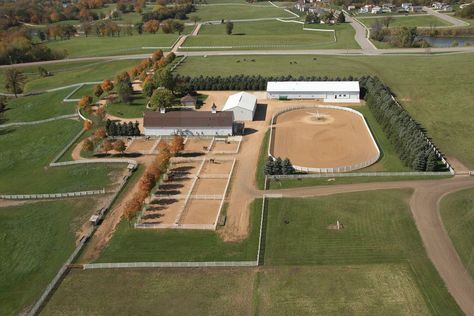 Horse Farm Layout, Property Layout, Dream Barn Stables, Equestrian Stables, Equestrian Barns, Barn Stalls, Horse Barn Designs, Horse Arena, Dream Horse Barns