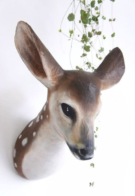 Faux Taxidermy Diy, Taxidermy Diy, Mascara Papel Mache, Paper Mache Animal Head, Paper Mache Wall Art, Wedding Centerpieces Diy Rustic, Paper Mache Head, Diy Paper Mache, Craft Room Organization Diy