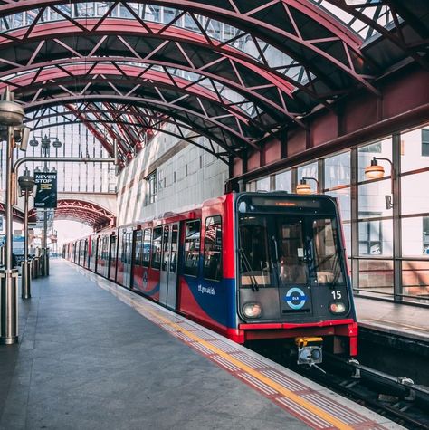 DLR dream 😊⁣ ⁣ #dlr #docklands #docklandslightrailway #londontransport #london #londonlife #prettycitylondon #tfl #transportforlondon Docklands Light Railway, London Docklands, London Overground, London Sights, County House, London Transport, Route Map, Light Rail, Visit London