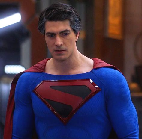 Superman - Brandon Routh - CW's Crisis on Infinite Earths - ”Even in the darkest times, hope cuts through. Hope is the light that leads us out of darkness.” Superman Brandon Routh, Kingdom Come Superman, Brandon Routh Superman, Henry Cavill Shirtless, Superman Love, Crisis On Infinite Earths, Teen Wolf Imagines, Superman Cosplay, Superman 2