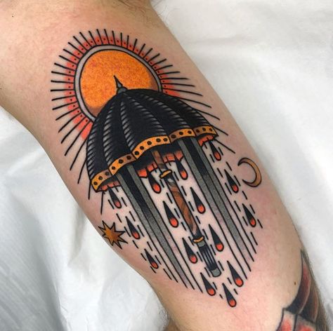 Traditional Tattoo Clouds, Modern Traditional Tattoos, Umbrella Tattoo, Traditional Tattoo Inspiration, American Traditional Tattoo Ideas, Traditional Tattoo Ideas, Tattoo Posters, Fairy Tattoo Designs, Traditional Tattoo Sleeve